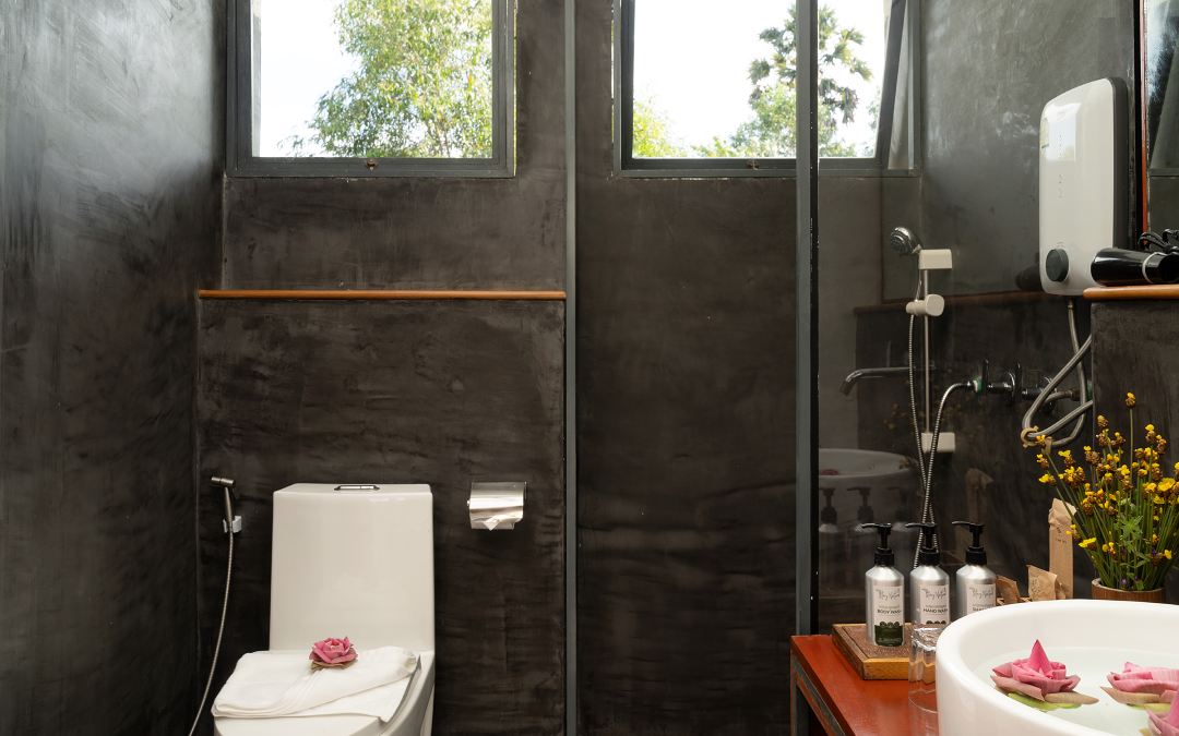 Sun shine bathrooms At Kampot Private villa
